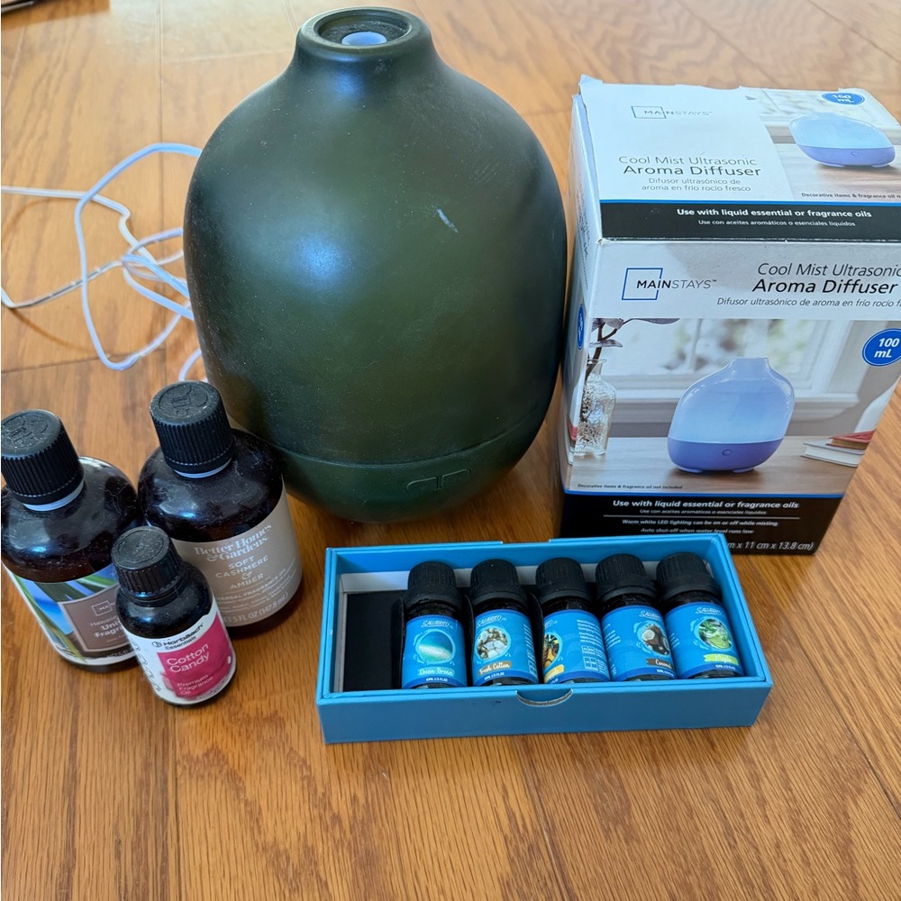 Mainstays Dark Green Aroma Diffuser Set with Essential Oils